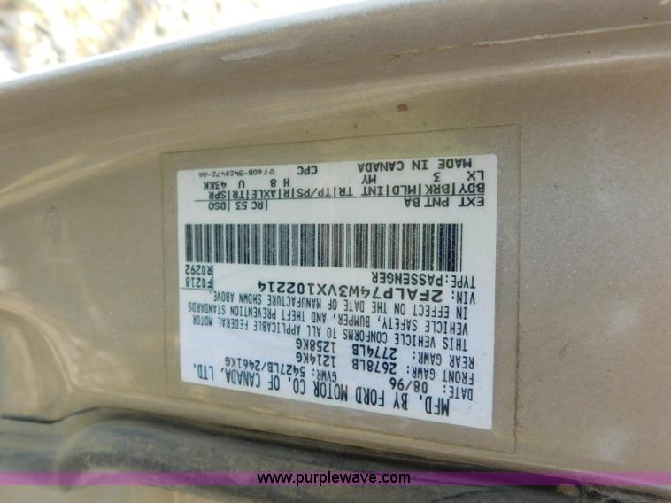 image for item L5892 1997 Ford Crown Victoria LX