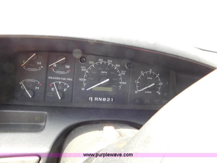 image for item L5902 1995 Ford Bronco SUV