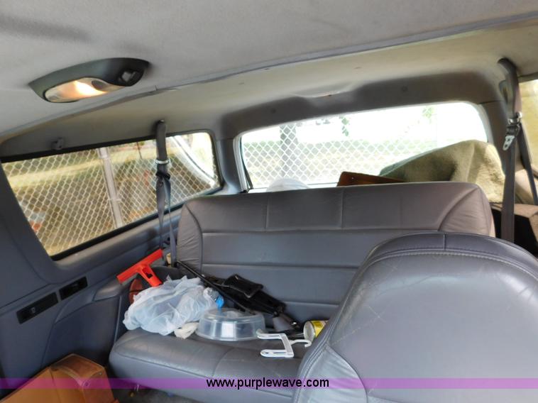 image for item L5902 1995 Ford Bronco SUV