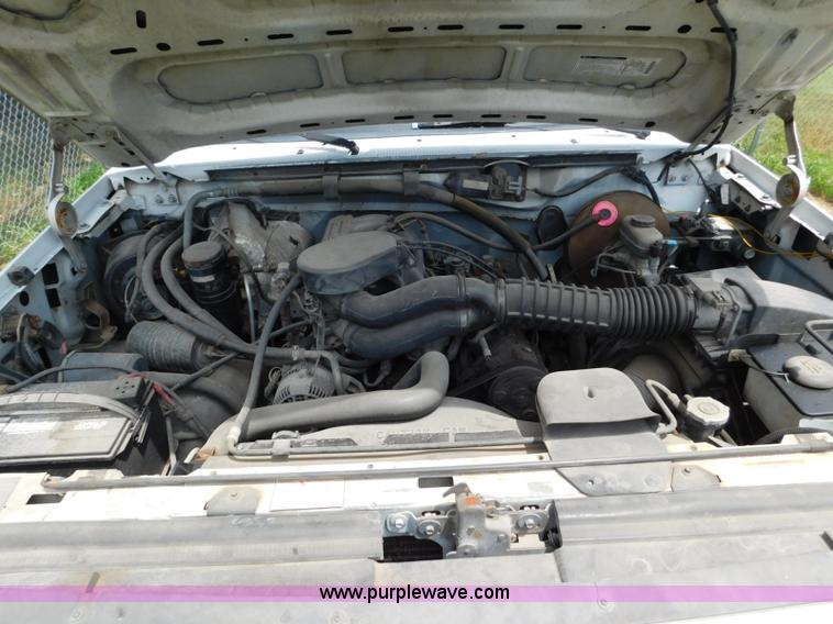 image for item L5902 1995 Ford Bronco SUV