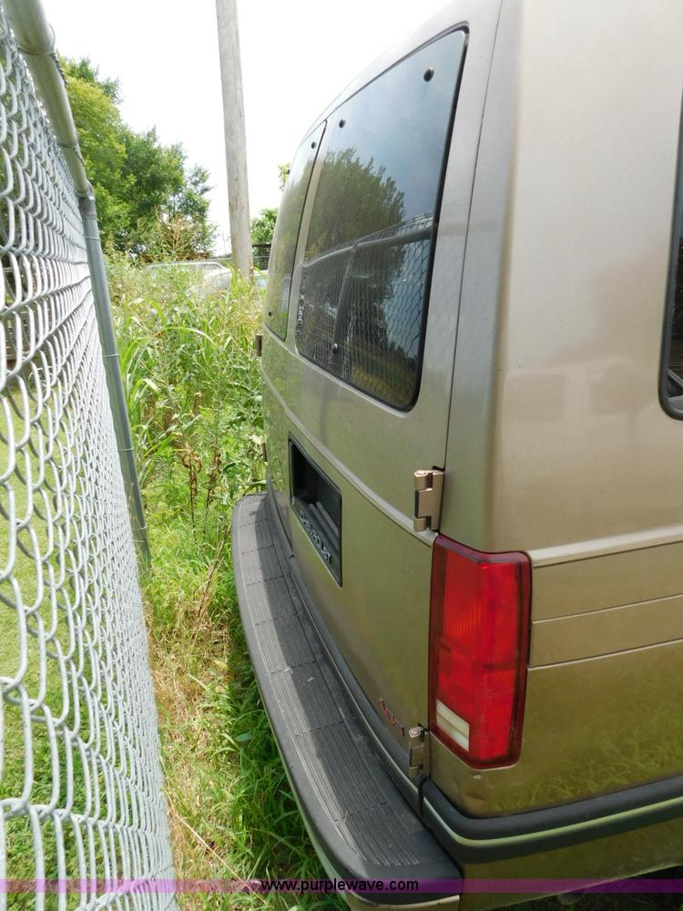 image for item L5903 1994 Chevrolet Astro Extended van