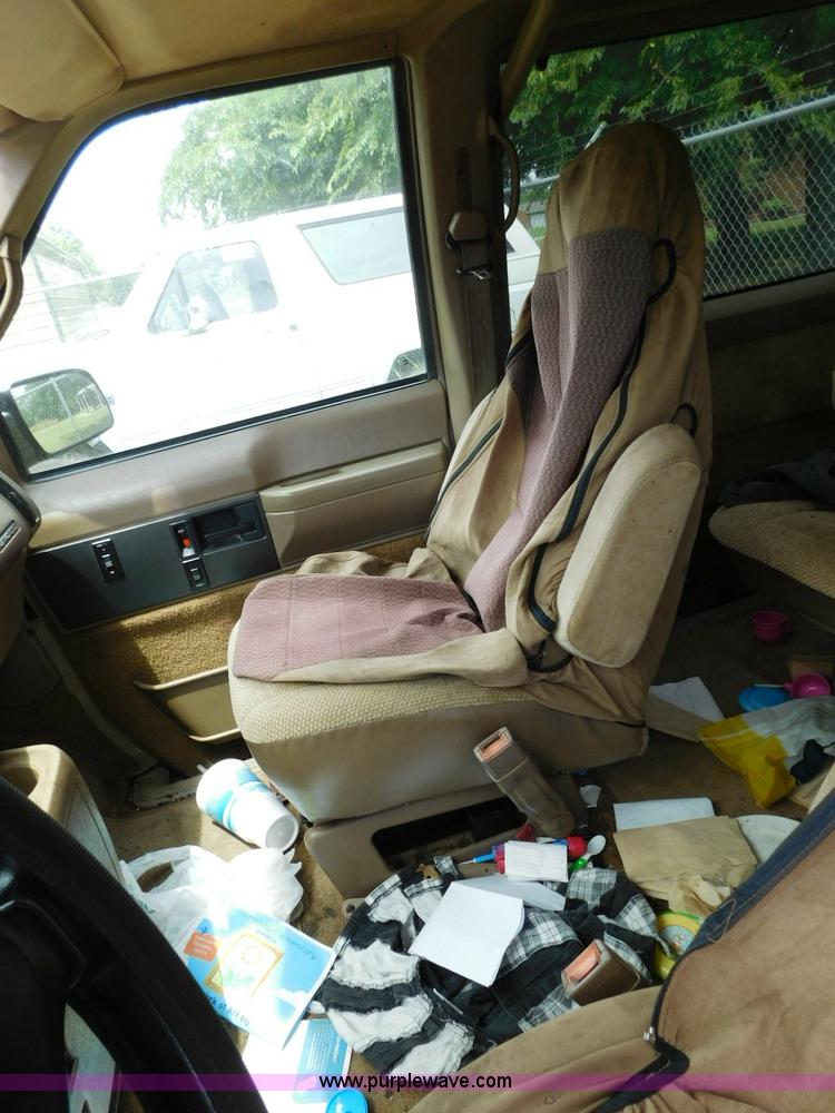 image for item L5903 1994 Chevrolet Astro Extended van