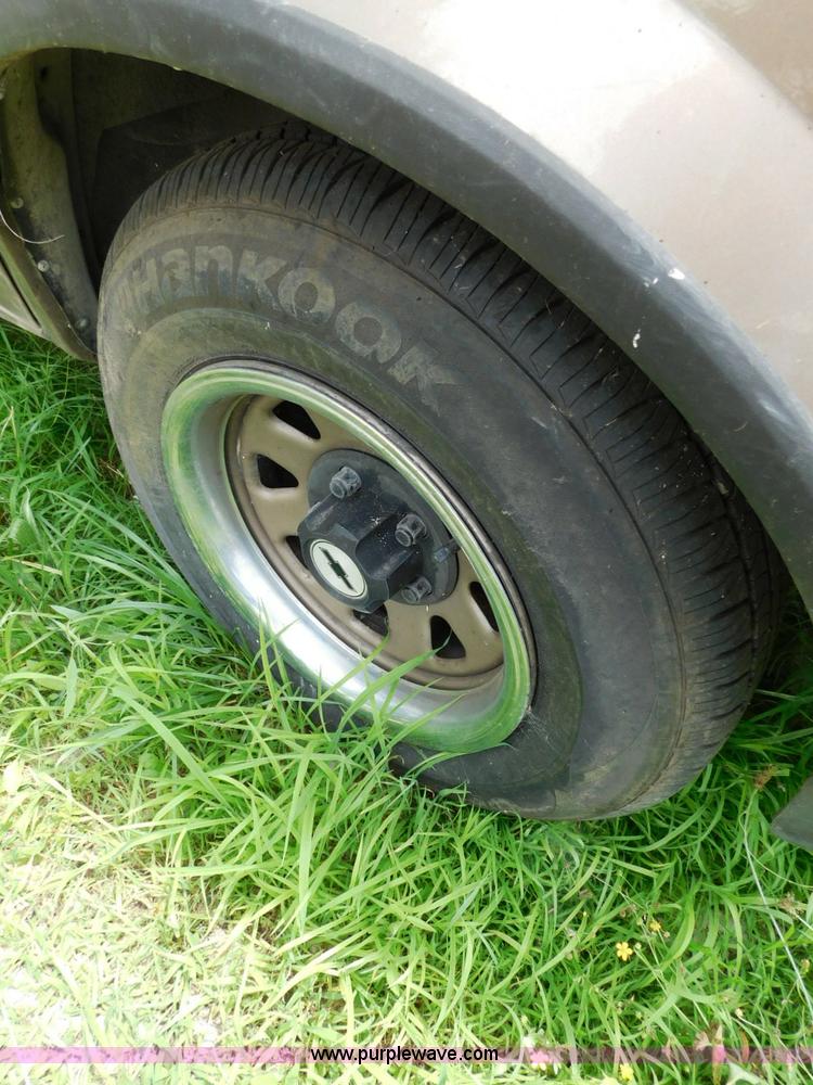 image for item L5903 1994 Chevrolet Astro Extended van