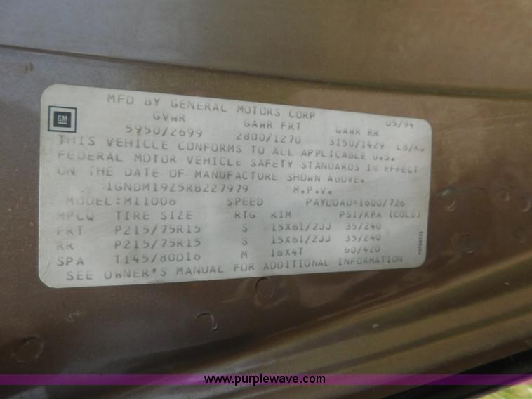 image for item L5903 1994 Chevrolet Astro Extended van