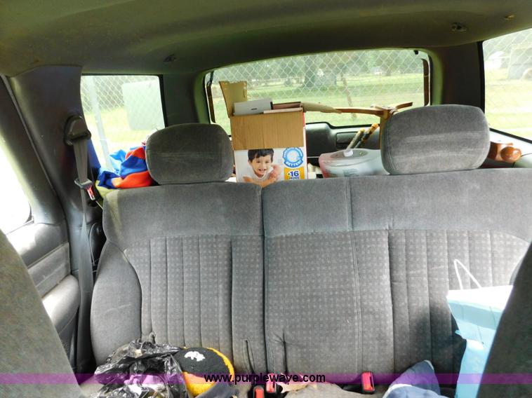 image for item L5905 2001 Chevrolet Blazer SUV