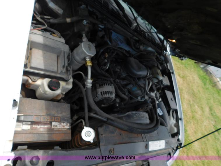 image for item L5905 2001 Chevrolet Blazer SUV