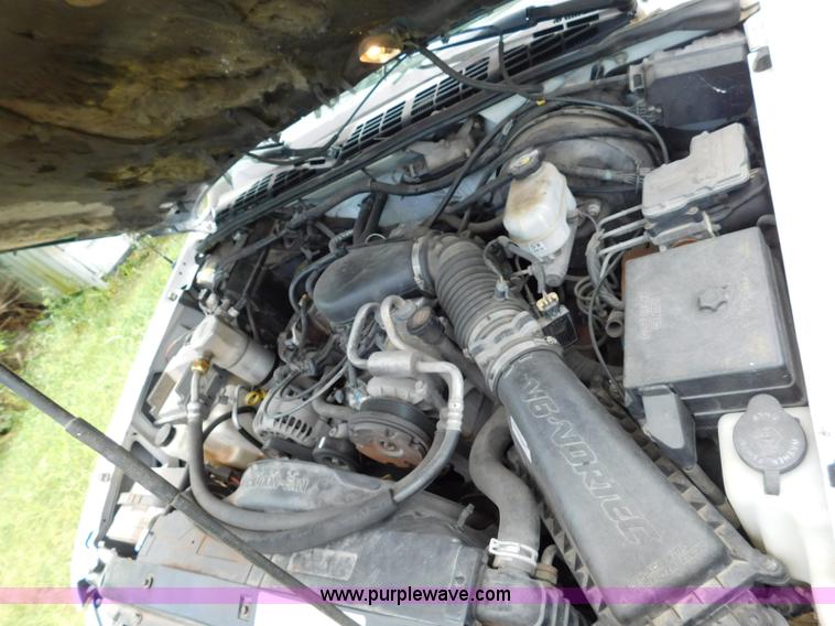 image for item L5905 2001 Chevrolet Blazer SUV