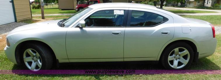 image for item L5906 2010 Dodge Charger
