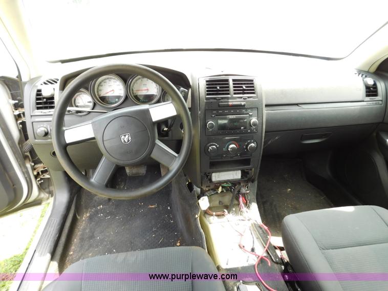 image for item L5906 2010 Dodge Charger