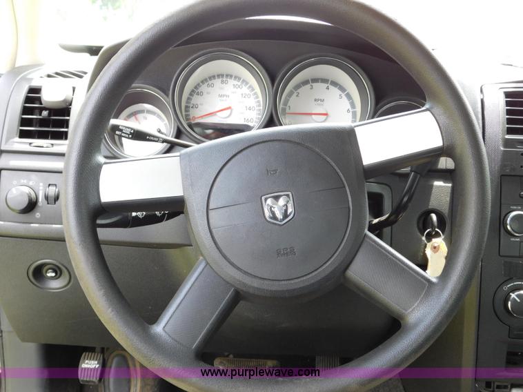 image for item L5906 2010 Dodge Charger