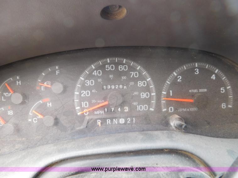 image for item L5908 1997 Ford F150 pickup truck