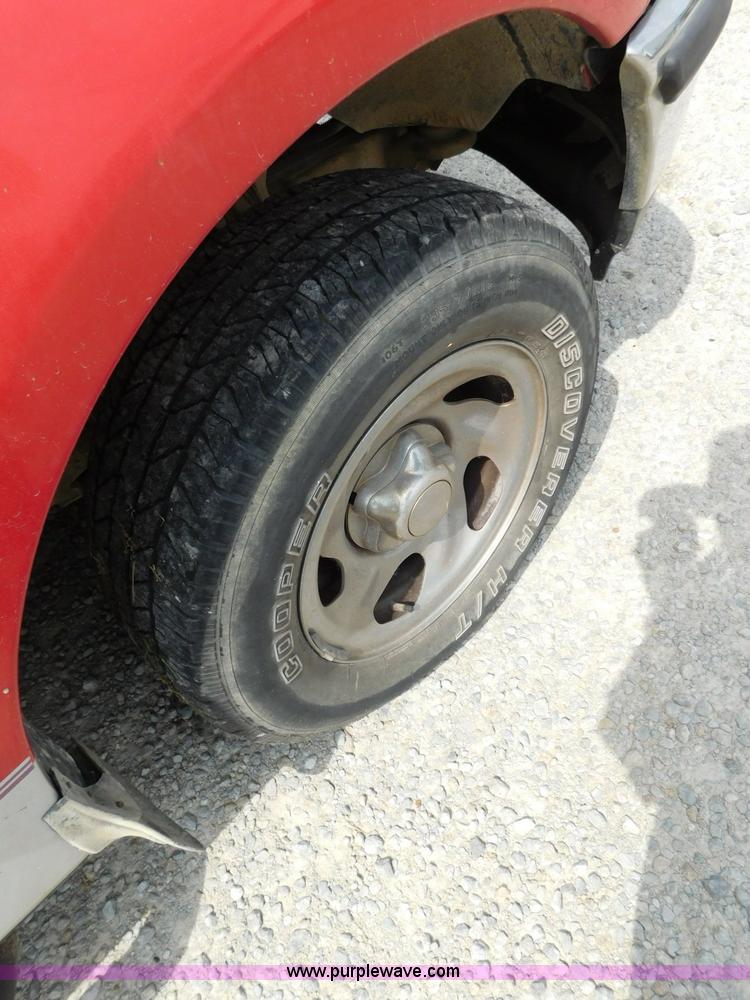 image for item L5908 1997 Ford F150 pickup truck