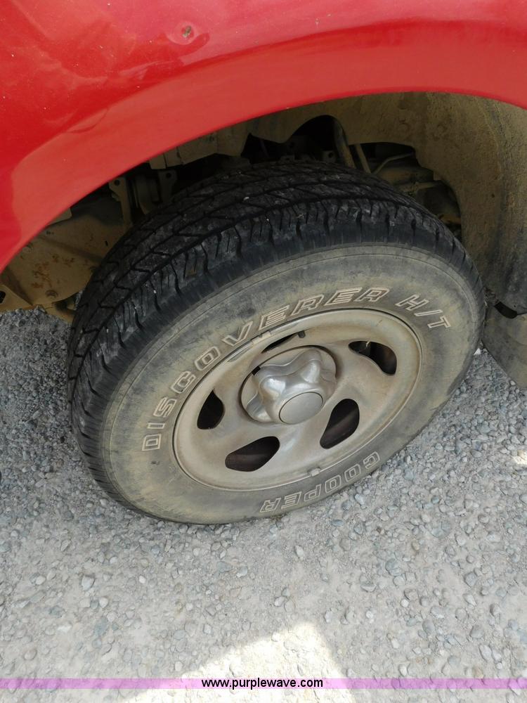 image for item L5908 1997 Ford F150 pickup truck