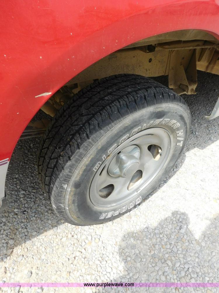 image for item L5908 1997 Ford F150 pickup truck