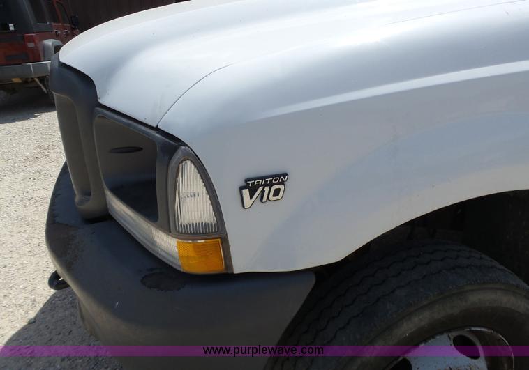 image for item L6114 2004 Ford F450 service truck