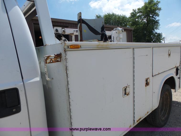image for item L6114 2004 Ford F450 service truck
