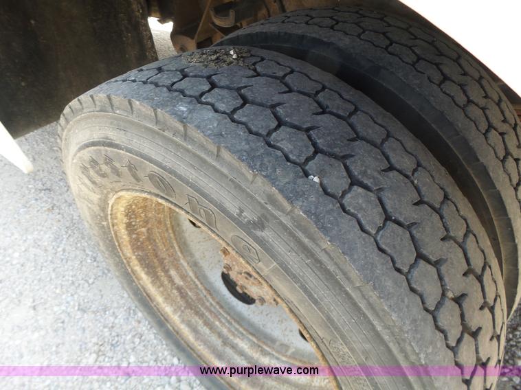 image for item L6114 2004 Ford F450 service truck