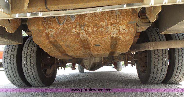 image for item L6114 2004 Ford F450 service truck