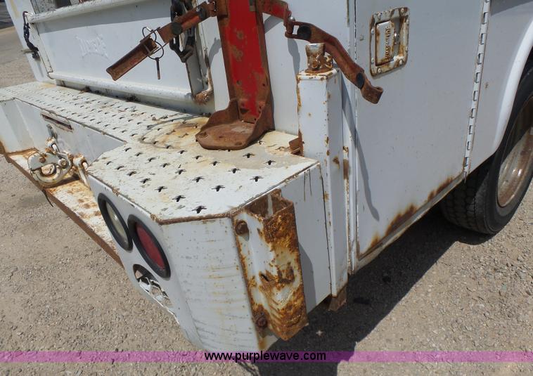 image for item L6114 2004 Ford F450 service truck