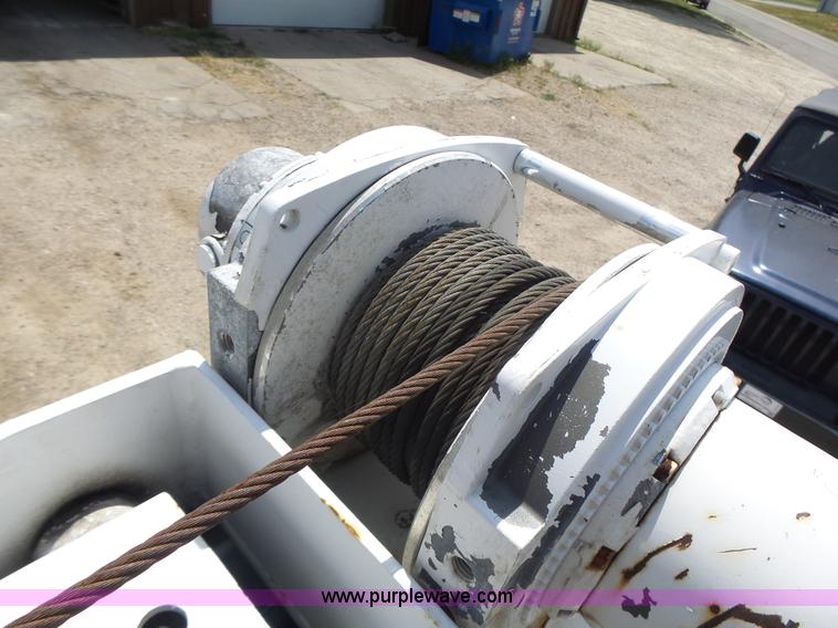 image for item L6114 2004 Ford F450 service truck