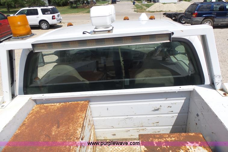 image for item L6114 2004 Ford F450 service truck