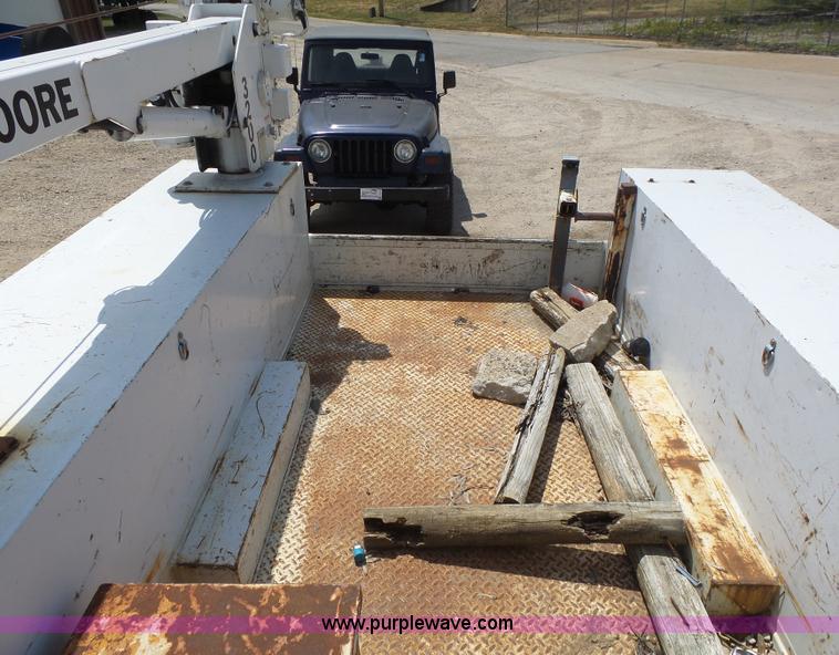 image for item L6114 2004 Ford F450 service truck