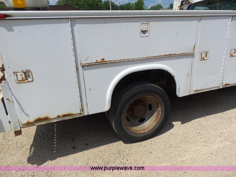 image for item L6114 2004 Ford F450 service truck