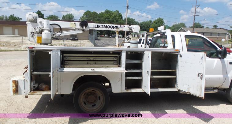image for item L6114 2004 Ford F450 service truck