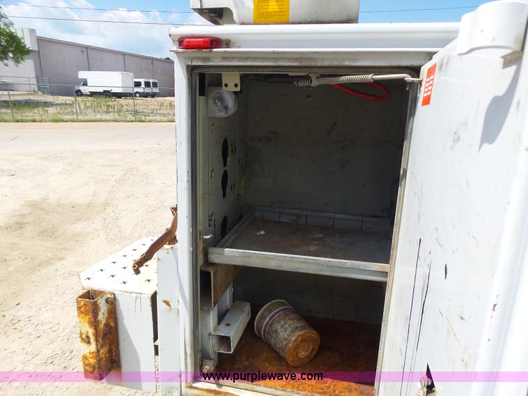 image for item L6114 2004 Ford F450 service truck