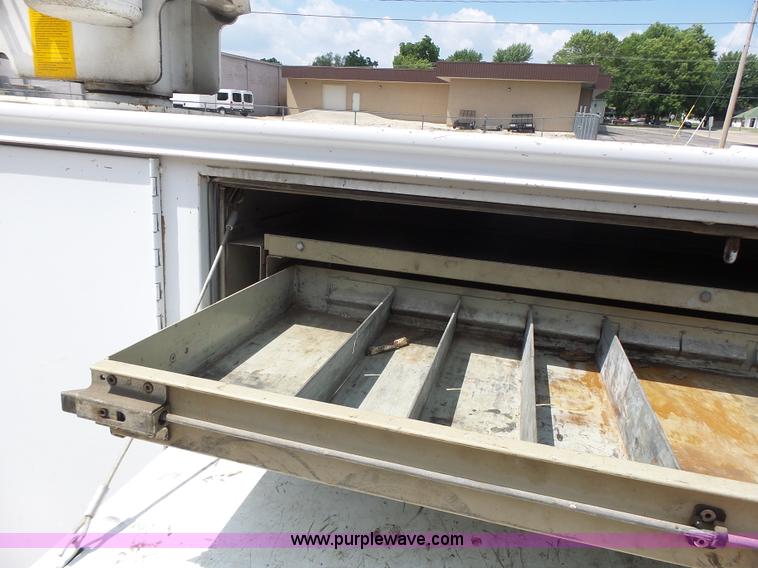 image for item L6114 2004 Ford F450 service truck