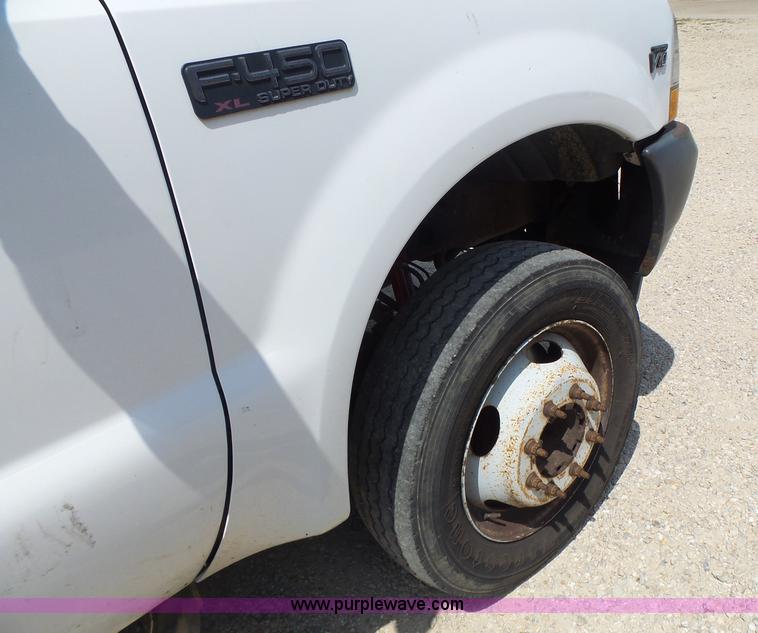 image for item L6114 2004 Ford F450 service truck