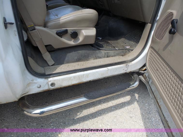 image for item L6114 2004 Ford F450 service truck