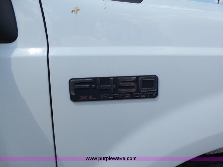 image for item L6114 2004 Ford F450 service truck