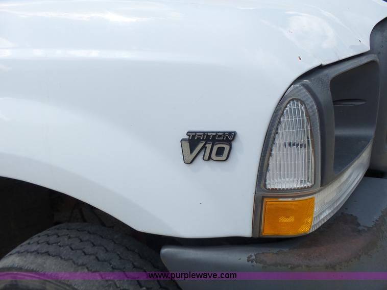 image for item L6114 2004 Ford F450 service truck