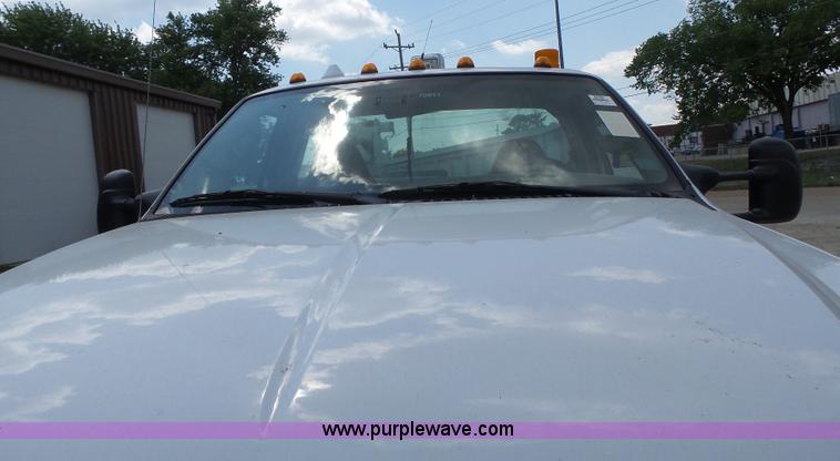 image for item L6114 2004 Ford F450 service truck