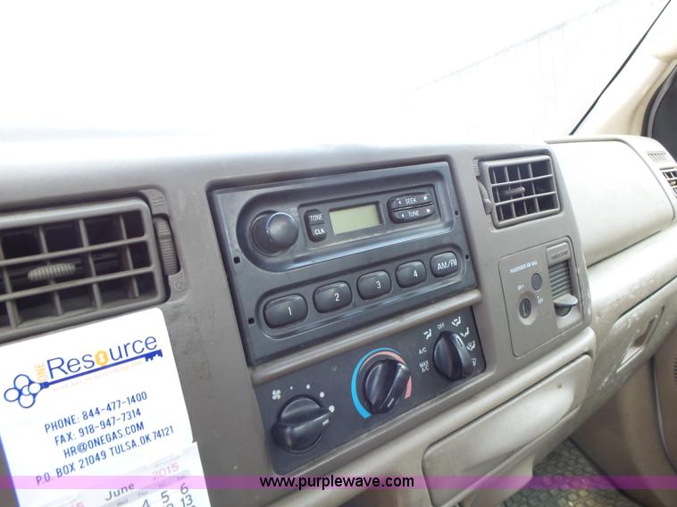 image for item L6114 2004 Ford F450 service truck