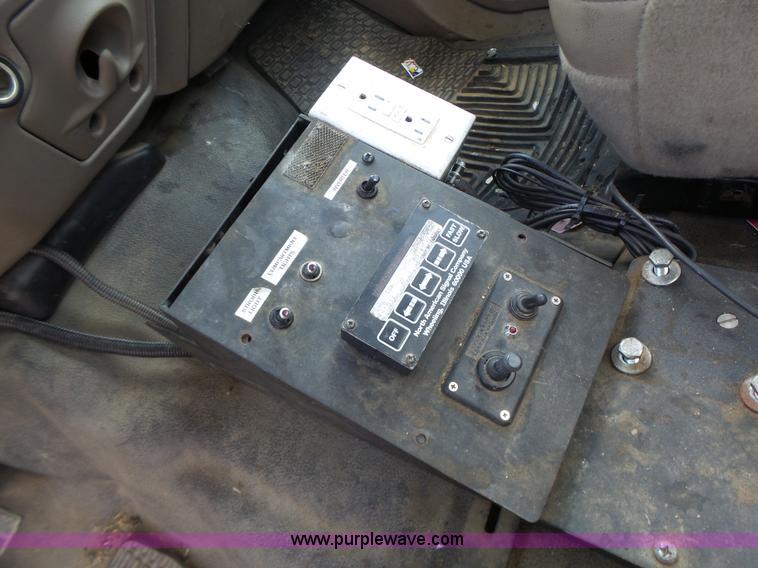 image for item L6114 2004 Ford F450 service truck