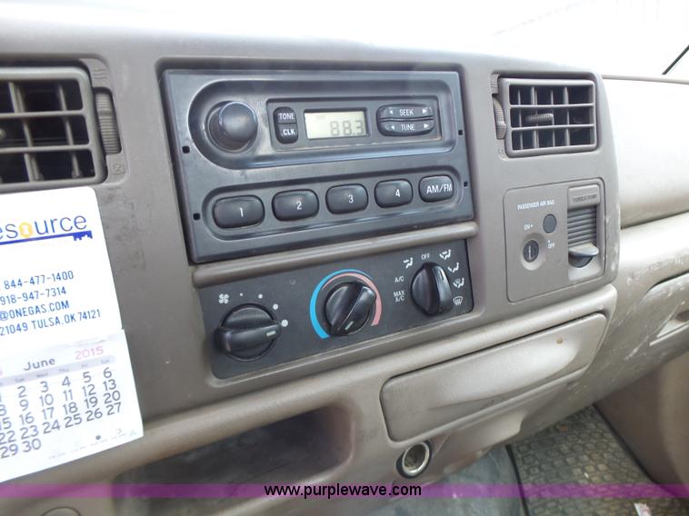 image for item L6114 2004 Ford F450 service truck