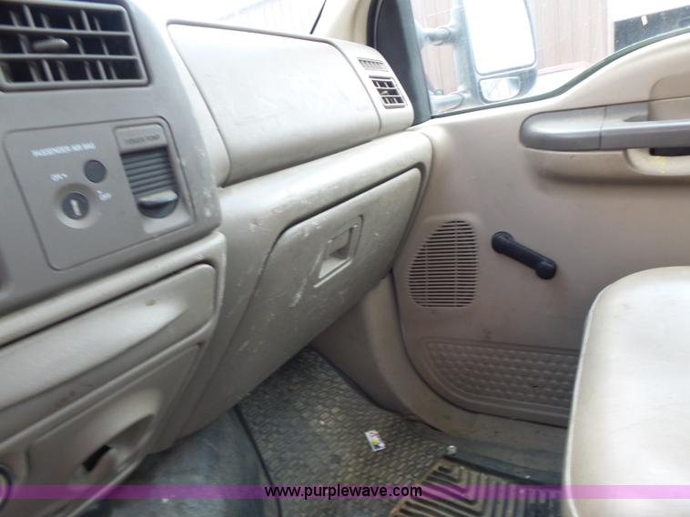 image for item L6114 2004 Ford F450 service truck