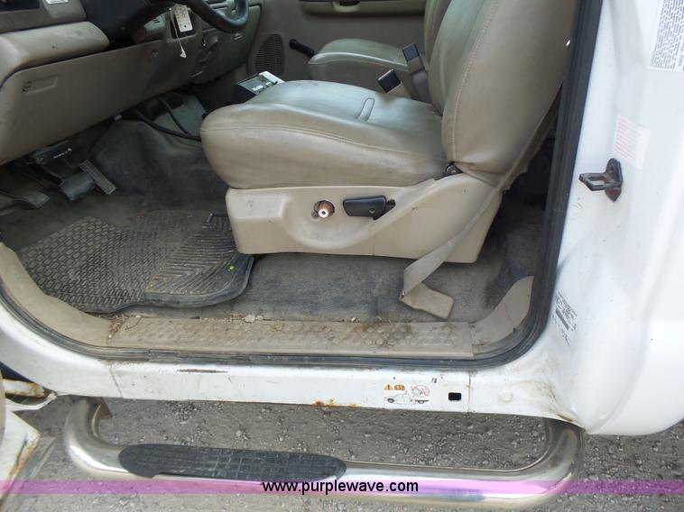 image for item L6114 2004 Ford F450 service truck