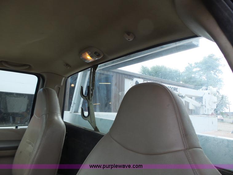 image for item L6114 2004 Ford F450 service truck