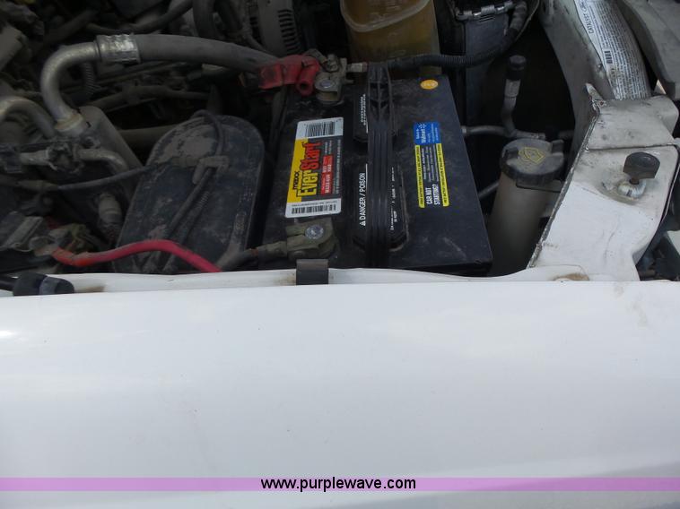 image for item L6114 2004 Ford F450 service truck