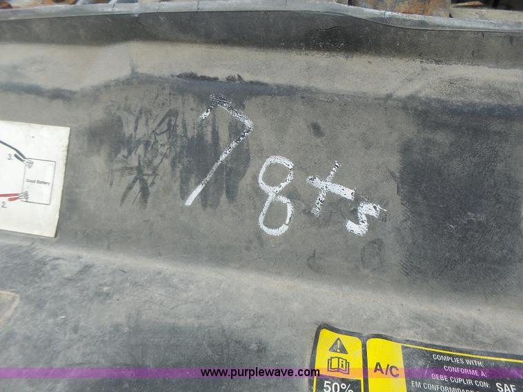 image for item L6114 2004 Ford F450 service truck