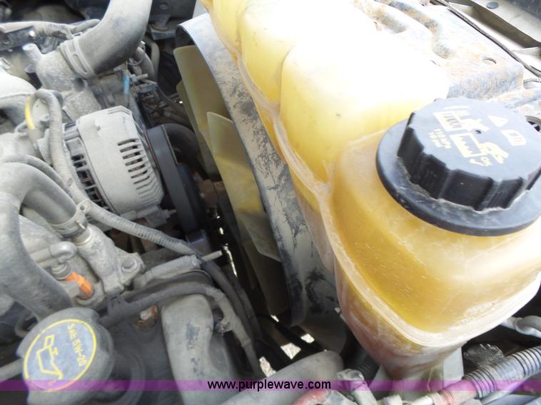 image for item L6114 2004 Ford F450 service truck