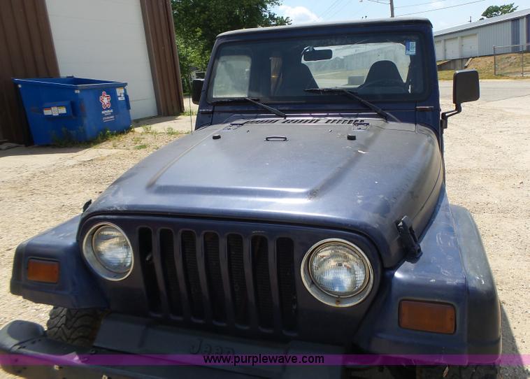 image for item L6115 1997 Jeep Wrangler SUV