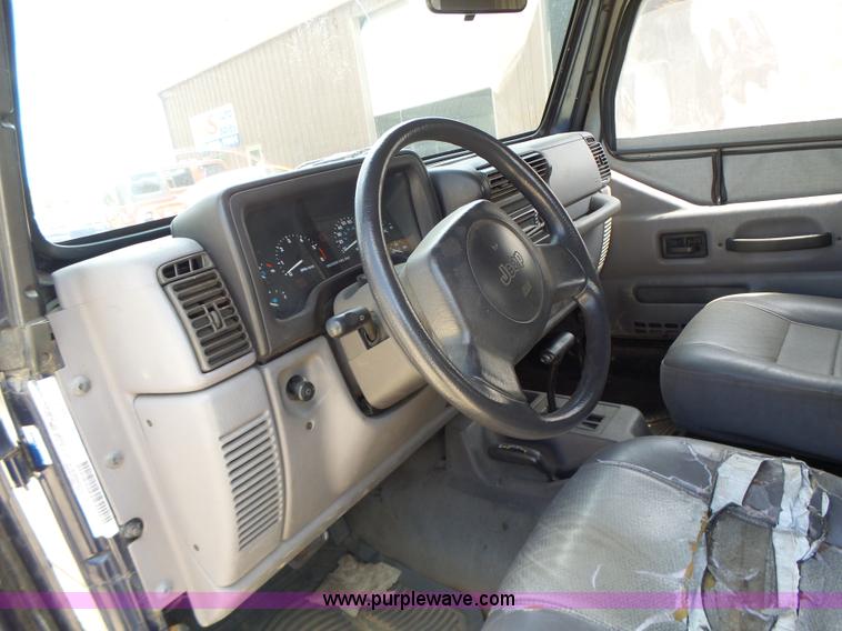 image for item L6115 1997 Jeep Wrangler SUV