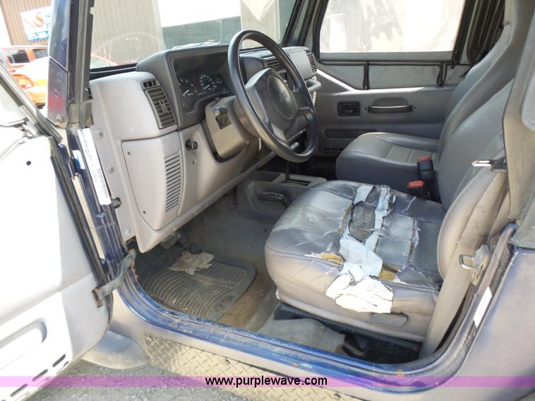 image for item L6115 1997 Jeep Wrangler SUV