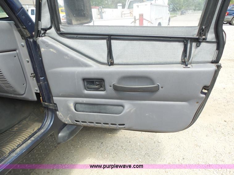 image for item L6115 1997 Jeep Wrangler SUV