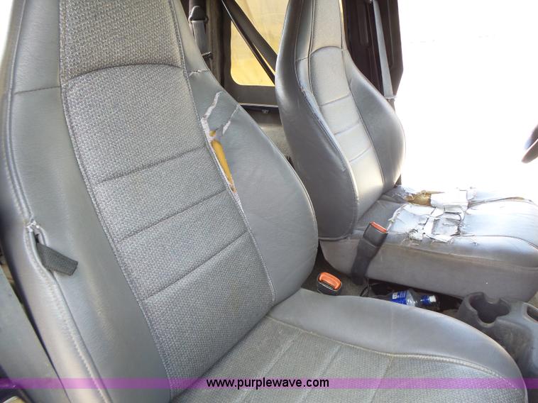 image for item L6115 1997 Jeep Wrangler SUV