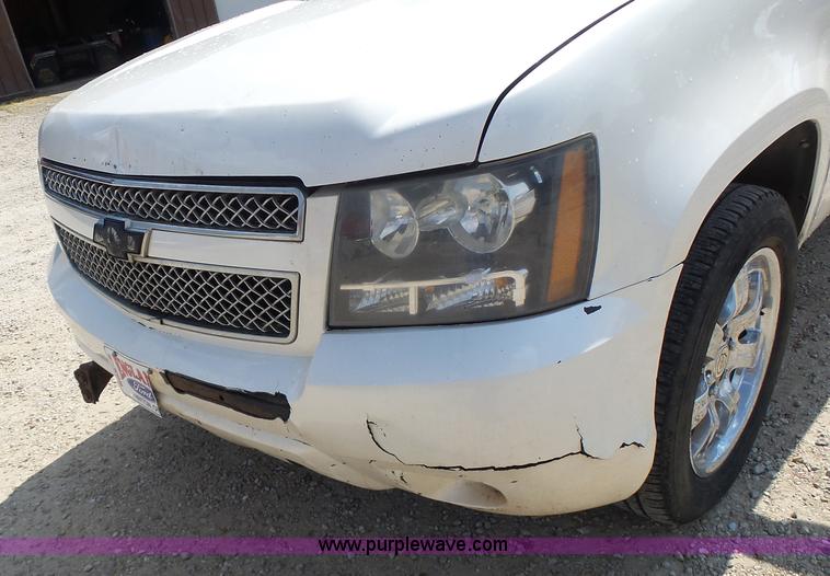 image for item L6116 2009 Chevrolet Avalanche Crew Cab pickup truck